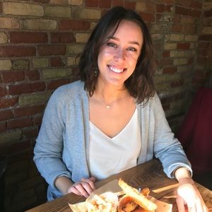 Meet your Posher, Laura